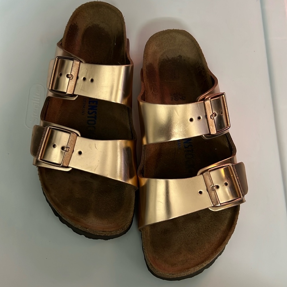 Birkenstock Rose Gold Arizona Sandal - size 39